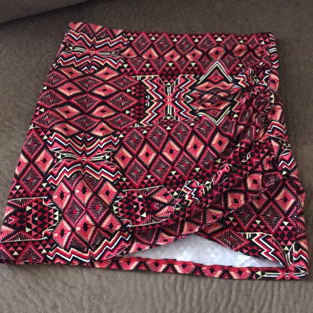 CHARLOTTE RUSSE ~ Stretchy skirt